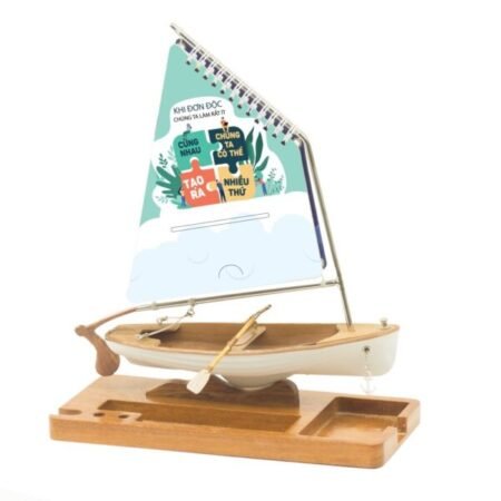 Quà tặng décor Mô hình thuyền Lucky C250.T6 từ composite và gỗ tần bì