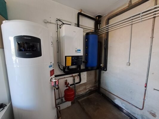 lắp đặt máy bơm nhiệt gia đình